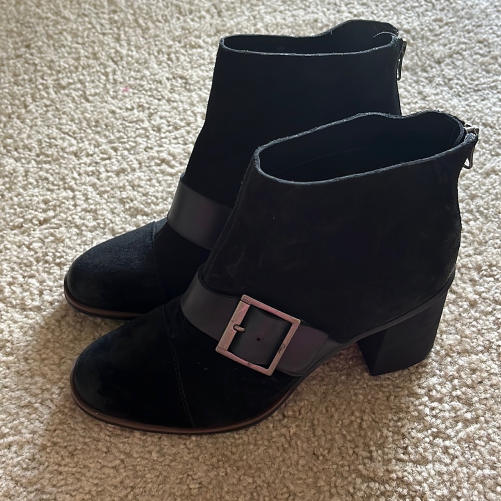 Korks by Kork-ease Denoon Suede Buckle Ankle Boot Booties Black